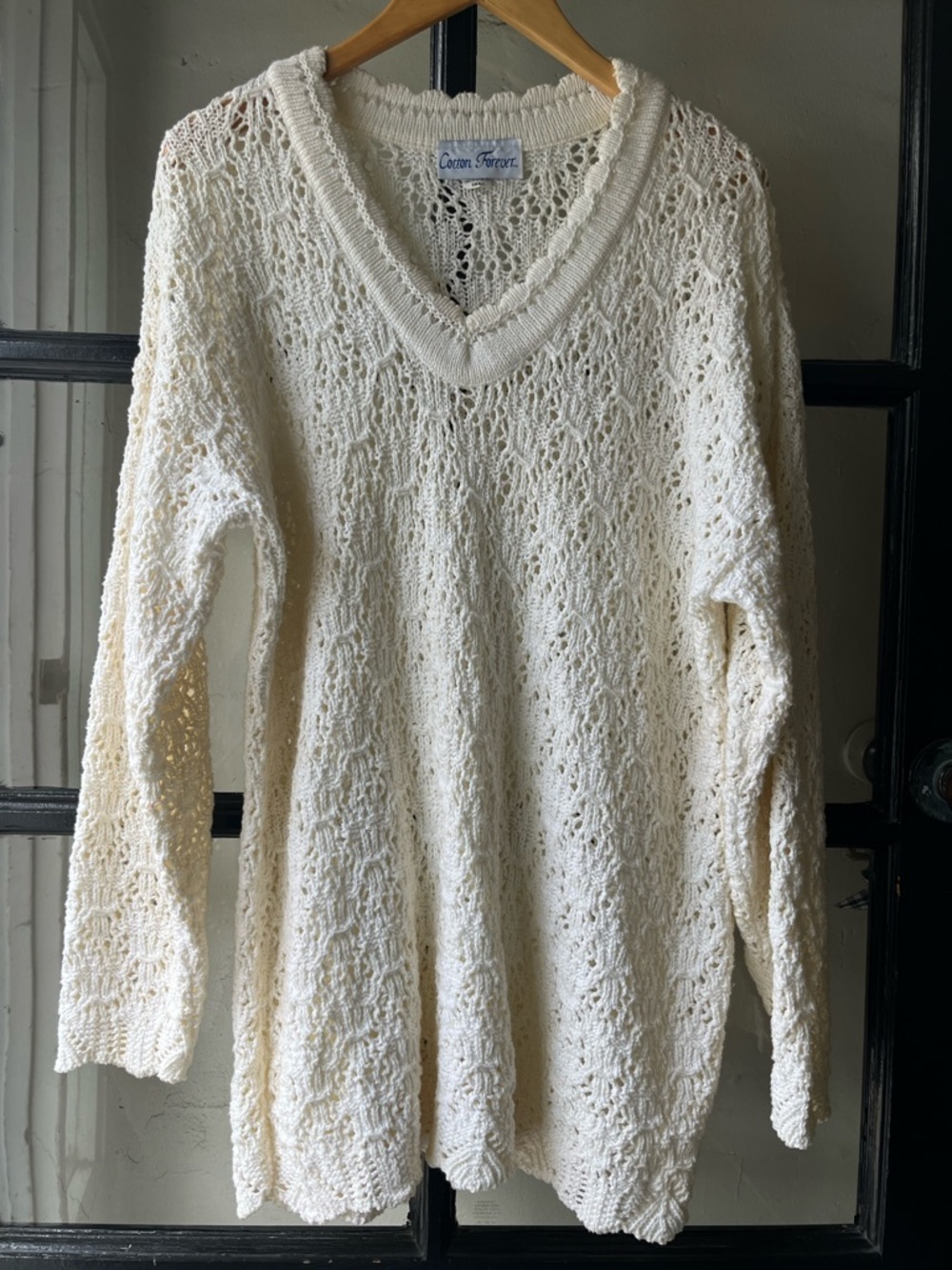 Lovely 80’s 90’s Vintage White Cotton knit Sweater